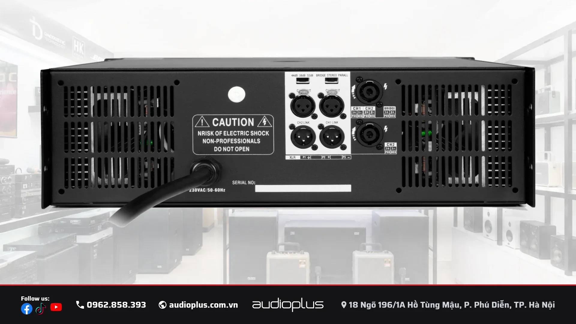 Mặt sau DBACOUSTIC KP2220 với ngõ XLR, ngõ link và đầu ra Speakon