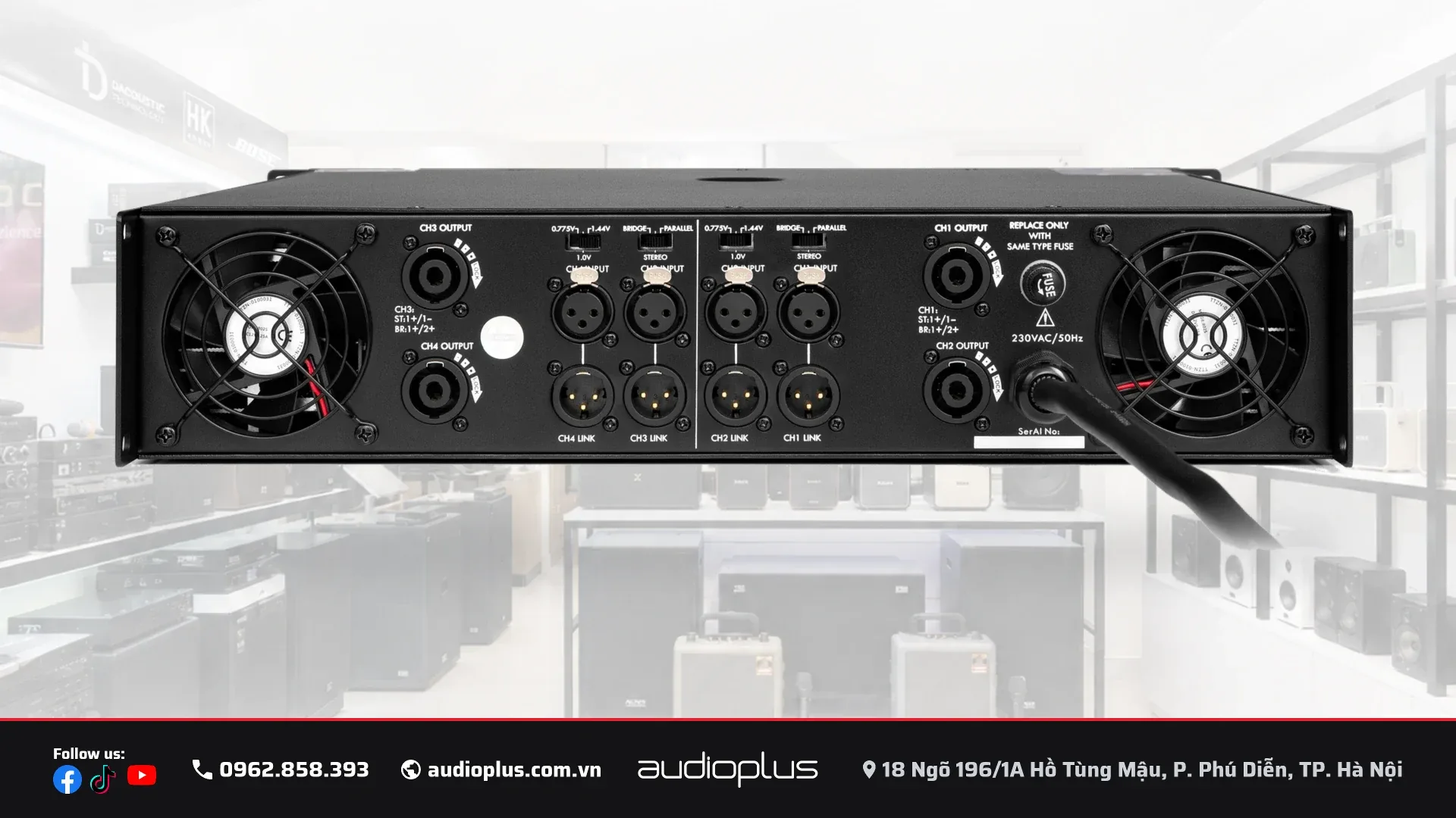 Mặt sau DBACOUSTIC KP4120 với ngõ XLR, ngõ link, đầu ra Speakon và hai quạt tản nhiệt