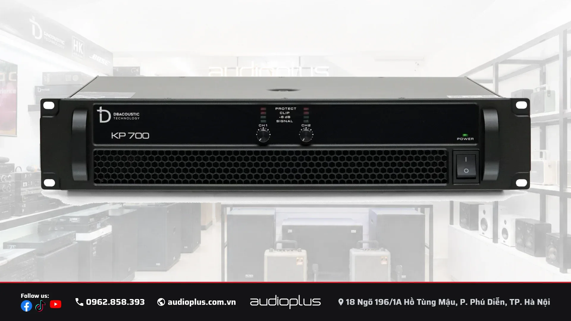 Mặt trước DBACOUSTIC KP700 với núm CH1, CH2 và dãy đèn SIGNAL, CLIP, PROTECT