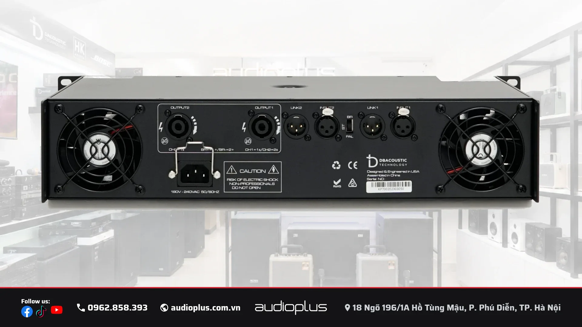 Mặt sau cục đẩy DBACOUSTIC KP700 với hai quạt tản nhiệt và cụm cổng kết nối