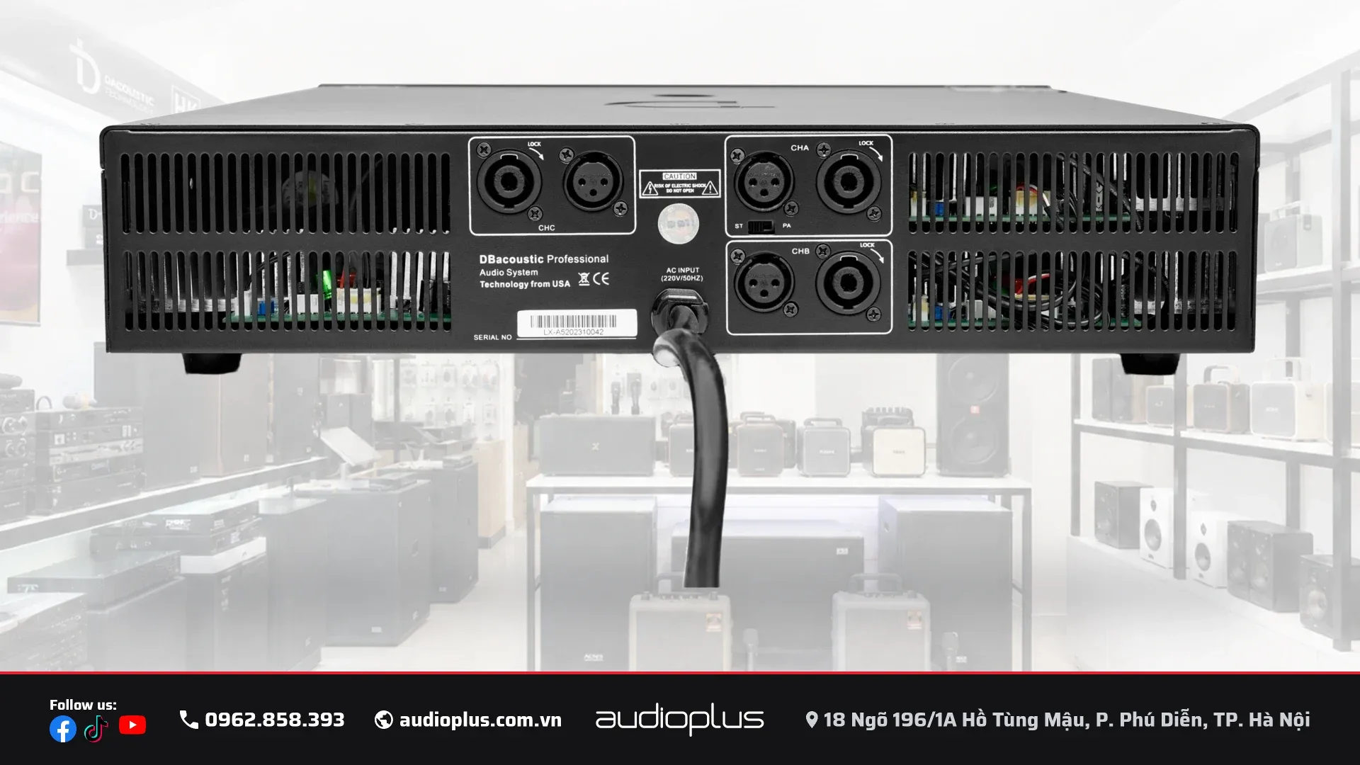 Mặt sau DBACOUSTIC LX-A5 với ba cụm cổng CHA CHB CHC và lưới thoát khí