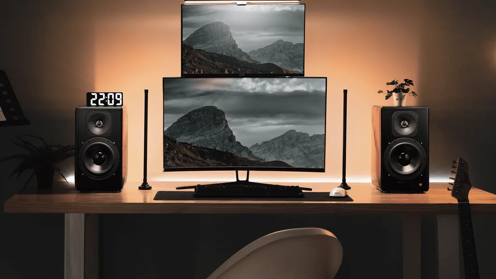 Loa để bàn EDIFIER S3000MKII trên bàn làm việc