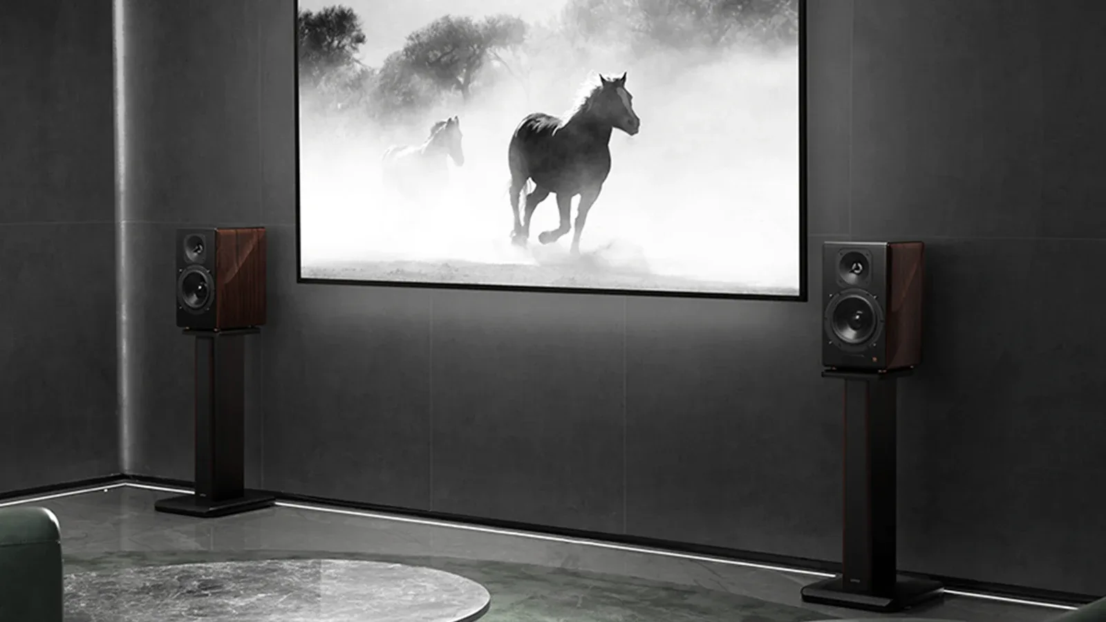 Loa bookshelf EDIFIER S3000MKII trong phòng khách